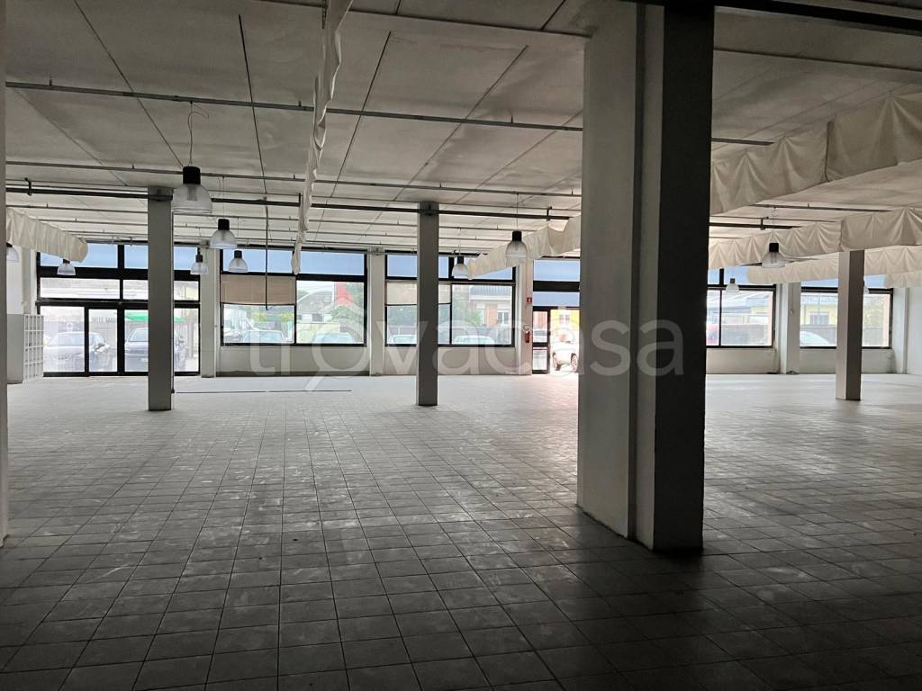 capannone in vendita a Verona in zona Centro Storico