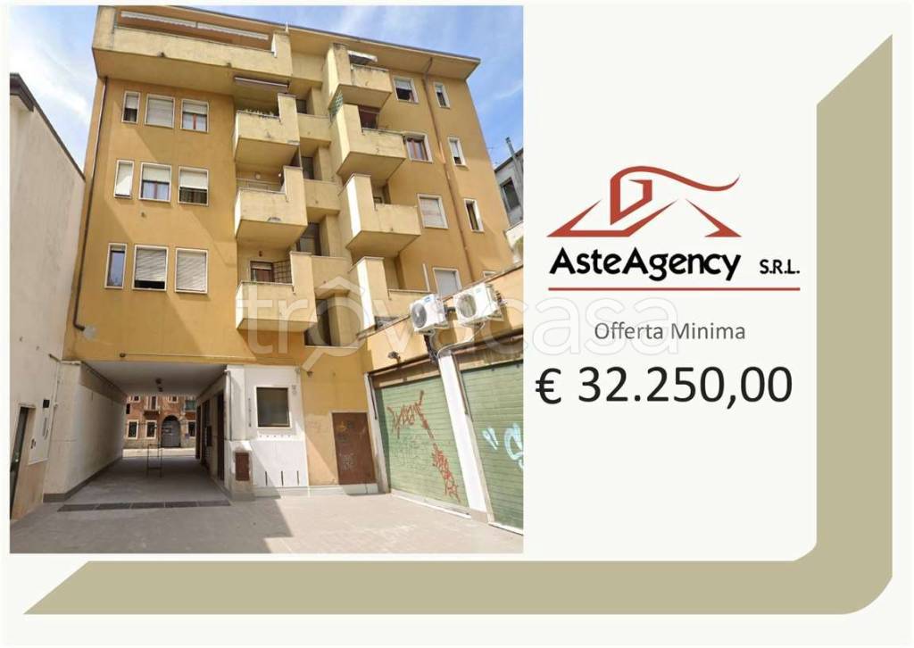 appartamento in vendita a Verona in zona Veronetta