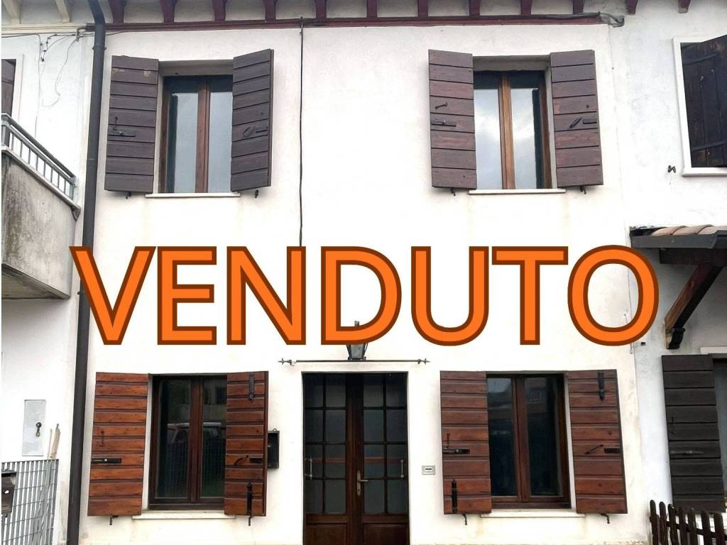 casa indipendente in vendita a Verona in zona Cadidavid