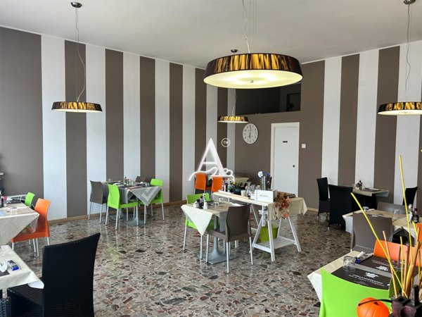 negozio in vendita a Verona in zona Borgo Roma