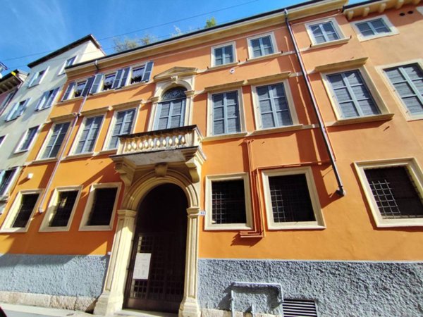 appartamento in vendita a Verona in zona Centro Storico