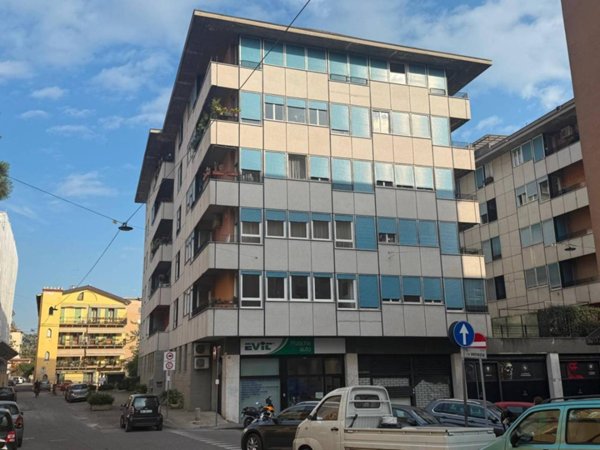 negozio in vendita a Verona in zona Borgo Venezia / Borgo Trieste