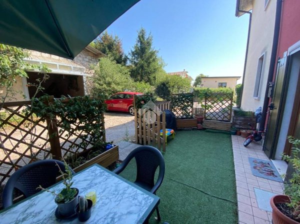 casa indipendente in vendita a Verona in zona Cadidavid