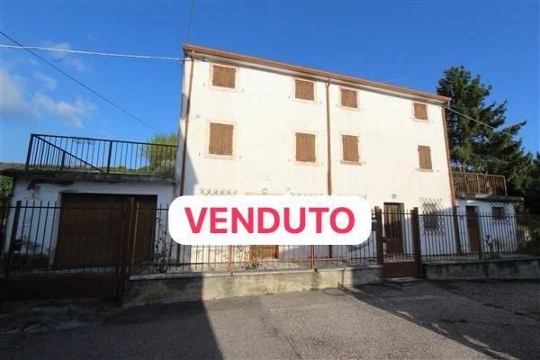 casale in vendita a Verona in zona Mizzole