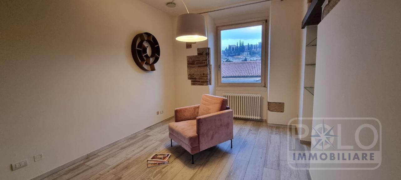 appartamento in vendita a Verona in zona Centro Storico