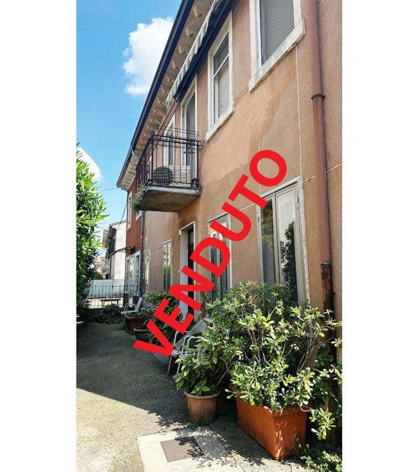 casa indipendente in vendita a Verona in zona Cadidavid