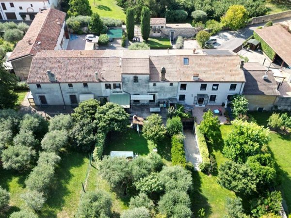 casa indipendente in vendita a Verona in zona Montorio Veronese
