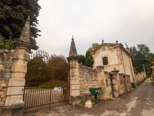 casa indipendente in vendita a Verona in zona Centro Storico