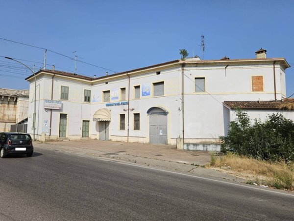 negozio in vendita a Verona in zona Golosine