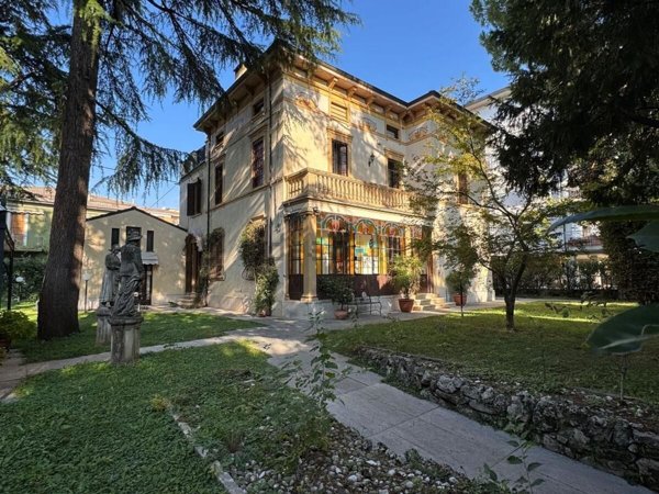 casa indipendente in vendita a Verona in zona Porto Crencano
