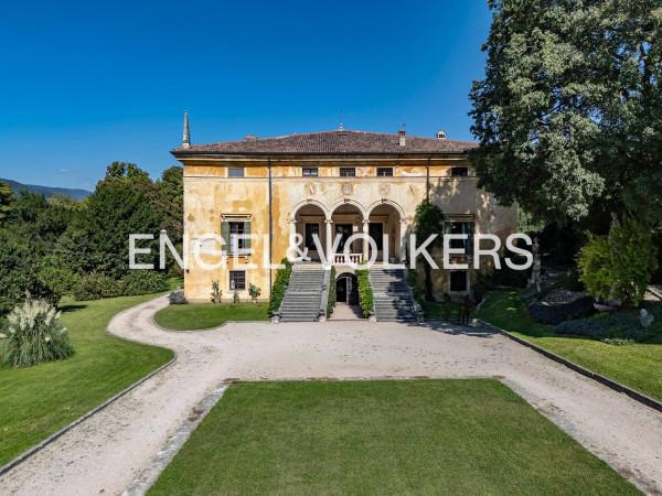 casa indipendente in vendita a Verona in zona Valdonega