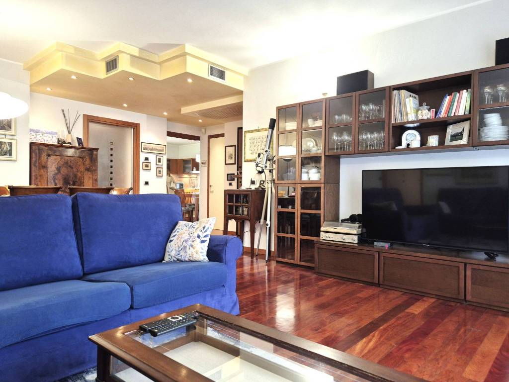 appartamento in vendita a Verona in zona Cadidavid