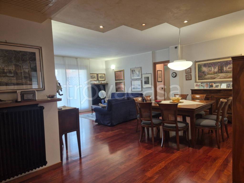 appartamento in vendita a Verona in zona Cadidavid