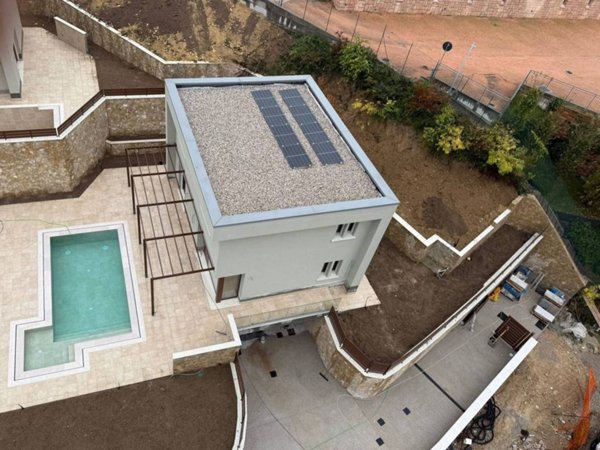 casa indipendente in vendita a Verona