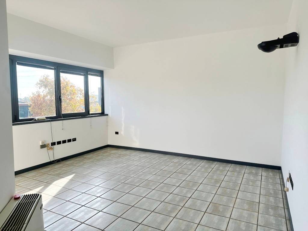 ufficio in vendita a Verona in zona Santa Lucia