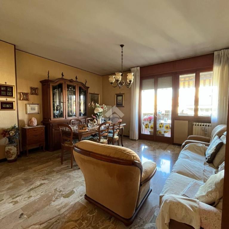 appartamento in vendita a Verona in zona San Zeno