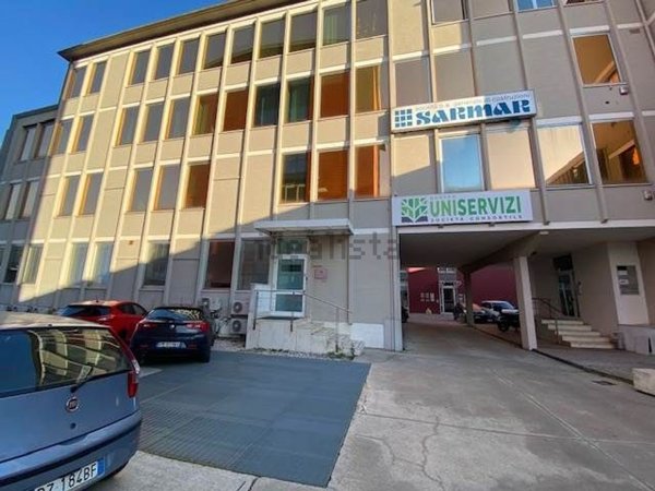 ufficio in vendita a Verona in zona Borgo Roma