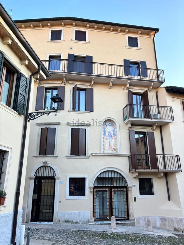 appartamento in vendita a Verona in zona Veronetta