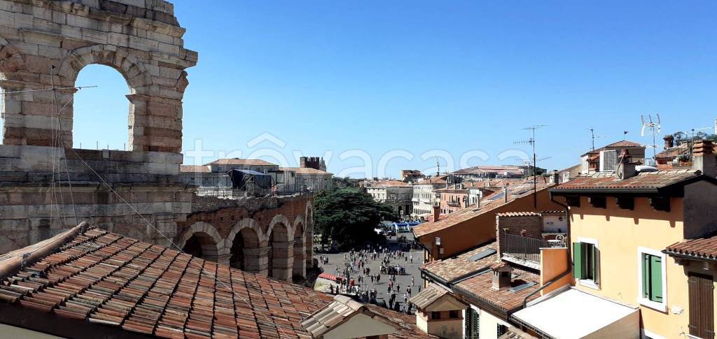 appartamento in vendita a Verona in zona Centro Storico