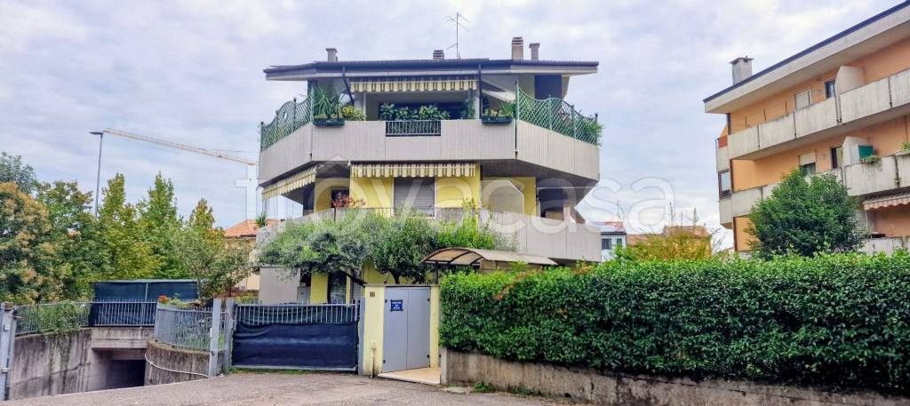 appartamento in vendita a Verona in zona San Massimo all'Adige