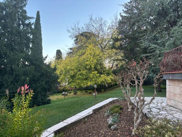 casa indipendente in vendita a Verona in zona Mizzole