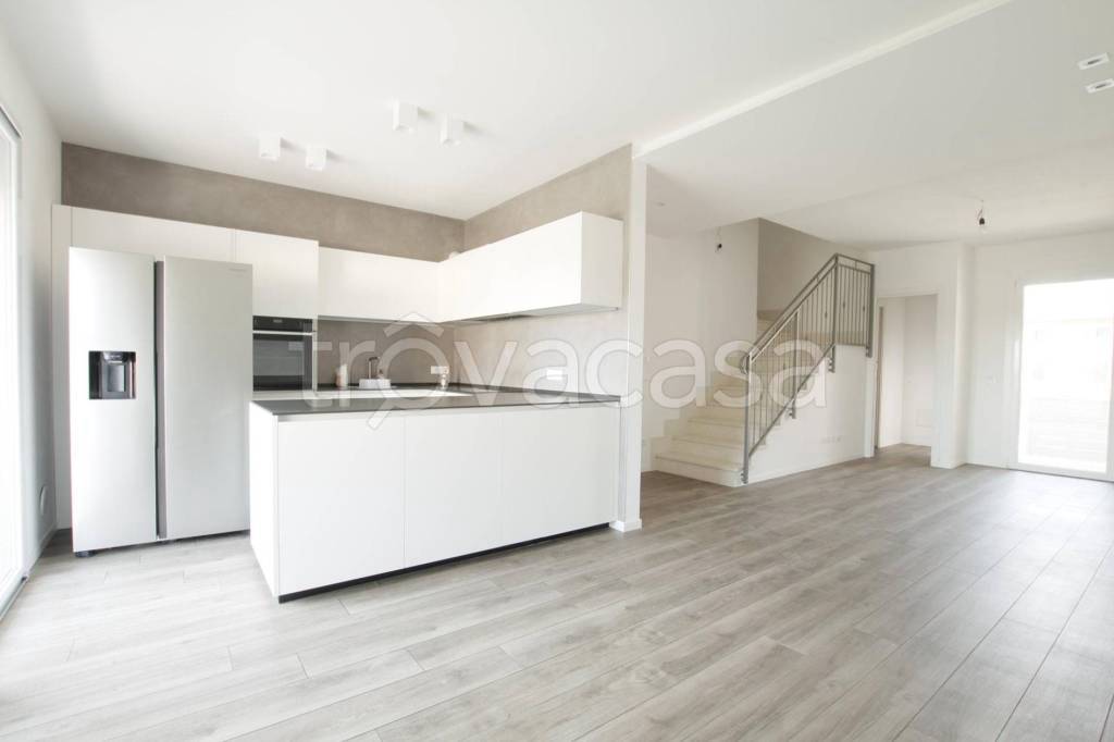 casa indipendente in vendita a Verona in zona Cadidavid