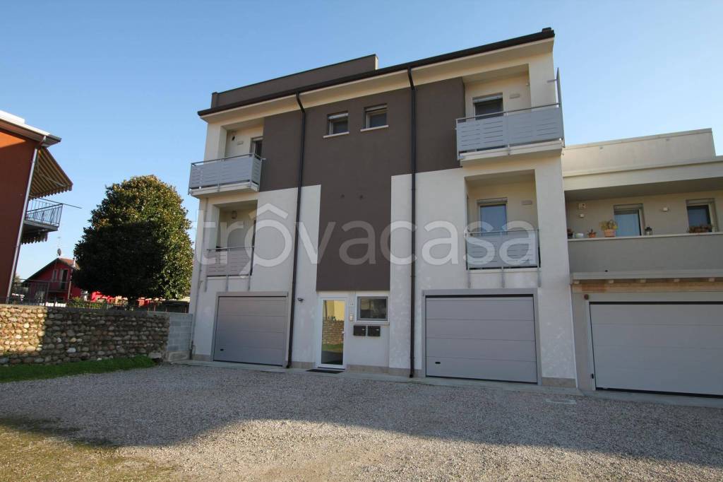 casa indipendente in vendita a Verona in zona Cadidavid