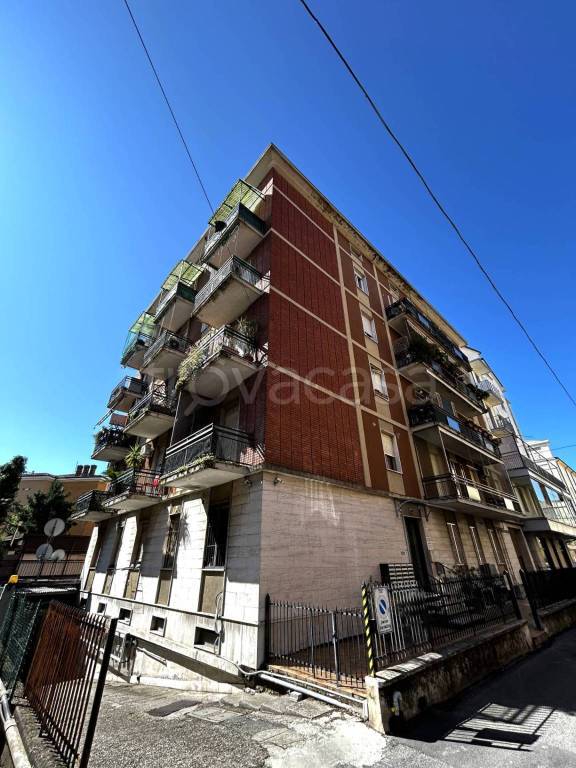 appartamento in vendita a Verona in zona Golosine