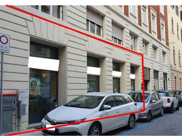 negozio in vendita a Verona in zona Centro Storico