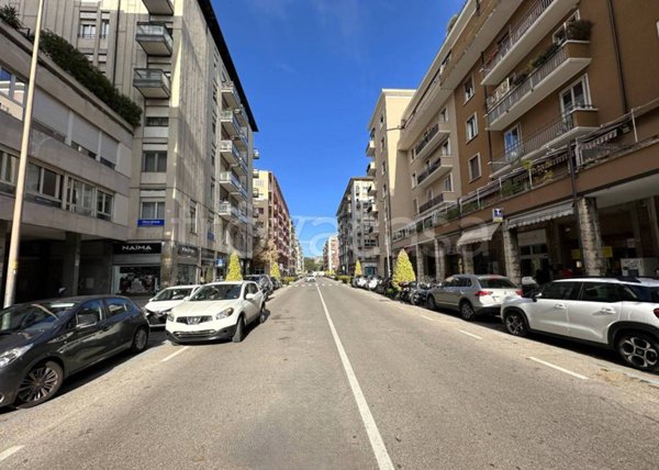 negozio in vendita a Verona in zona Borgo Trento