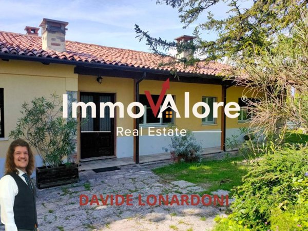 casa indipendente in vendita a Verona in zona Centro Storico