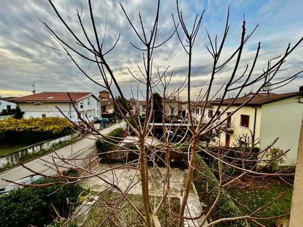 appartamento in vendita a Verona in zona Borgo Roma