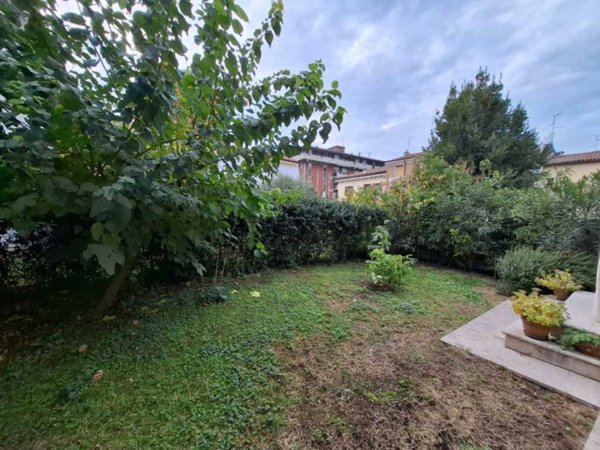 villa in vendita a Verona in zona Santa Lucia