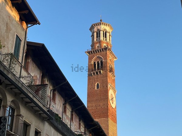 appartamento in vendita a Verona in zona Centro Storico