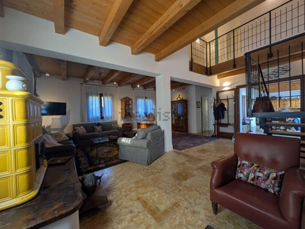 casa indipendente in vendita a Verona in zona Quinzano