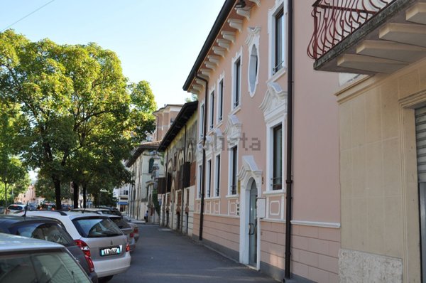 ufficio in vendita a Verona in zona Cittadella