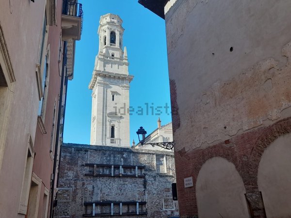 appartamento in vendita a Verona in zona Centro Storico