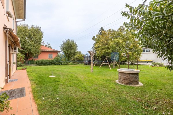 casa indipendente in vendita a Verona