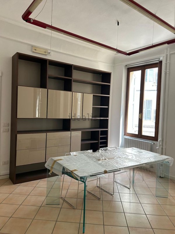 ufficio in vendita a Verona in zona Cittadella