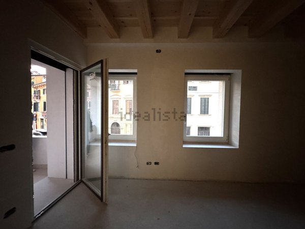 appartamento in vendita a Verona in zona Centro Storico