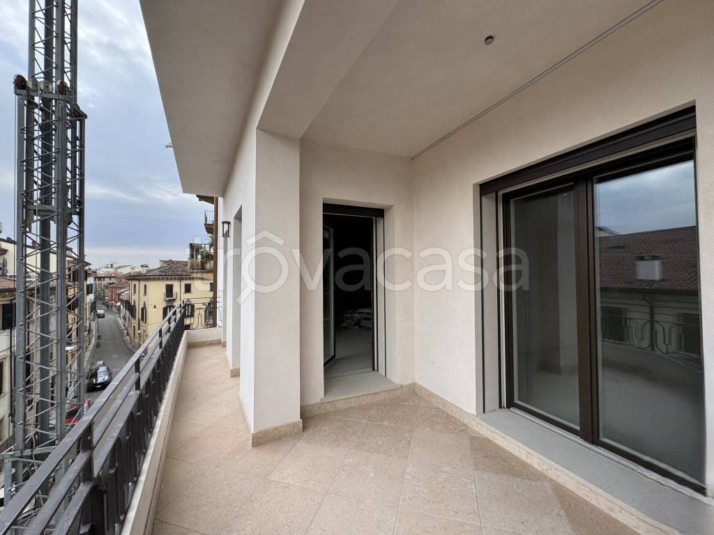 appartamento in vendita a Verona in zona Centro Storico