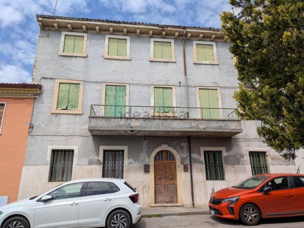 casa indipendente in vendita a Verona in zona Avesa