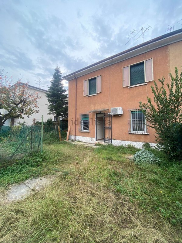 casa indipendente in vendita a Verona