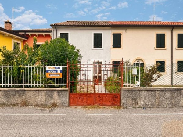 casa indipendente in vendita a Verona in zona San Michele Extra
