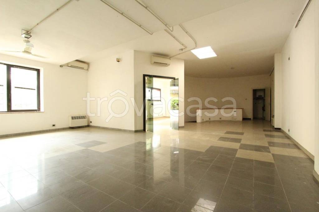 negozio in vendita a Verona in zona San Pancrazio