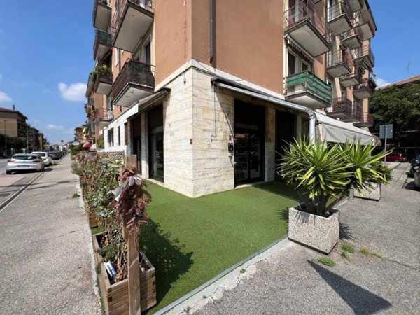 negozio in vendita a Verona in zona San Massimo all'Adige