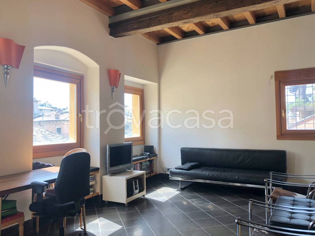 appartamento in vendita a Verona in zona Centro Storico