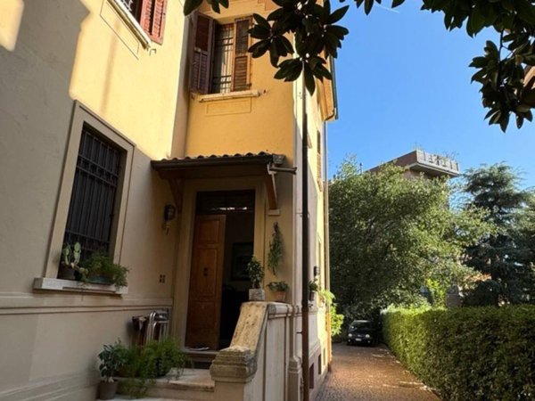 casa indipendente in vendita a Verona