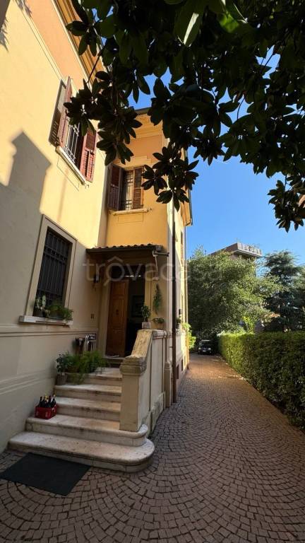 casa indipendente in vendita a Verona in zona Borgo Trento
