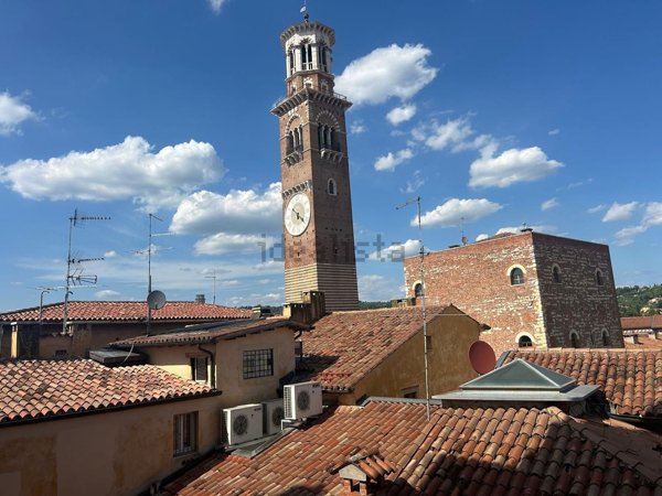 appartamento in vendita a Verona in zona Centro Storico